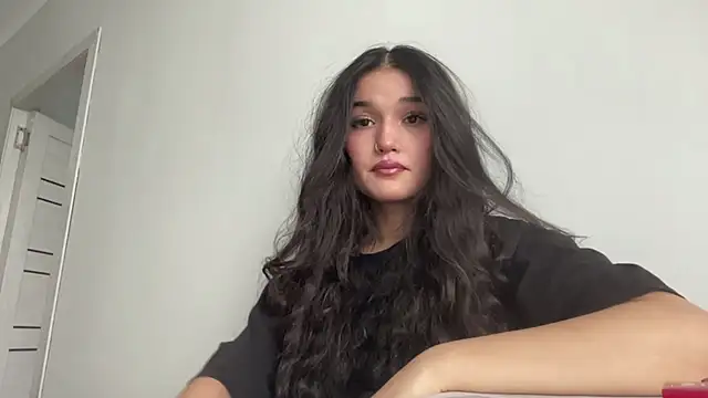 LisetteParajon online show from 5, 6, 2026