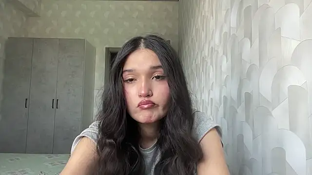 LisetteParajon online show from 13, 6, 2026