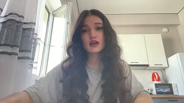 LisetteParajon online show from 4, 7, 2026