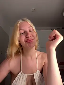 Snapshot of MilaaXOO chatting on 26, 6, 2026 MilaaXOO online show from 26, 6, 2026