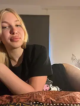 Snapshot of MilaaXOO chatting on 6, 7, 2026 MilaaXOO online show from 6, 7, 2026
