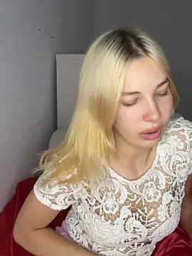 Snapshot of MilaaXOO chatting on 4, 8, 2026 MilaaXOO online show from 4, 8, 2026