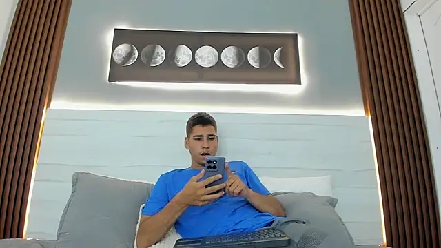 Snapshot of Mauro_boy chatting on 6, 7, 2026 Mauro boy online show from 6, 7, 2026