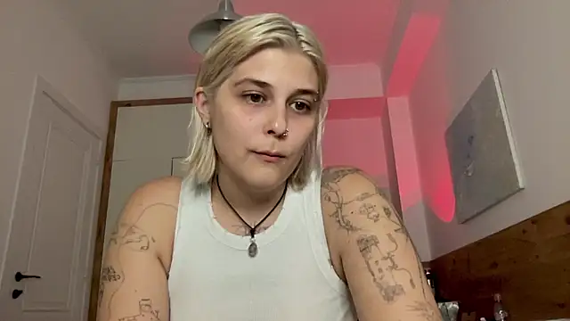Snapshot of Ella_Bloom chatting on 21, 7, 2026 Ella Bloom online show from 21, 7, 2026