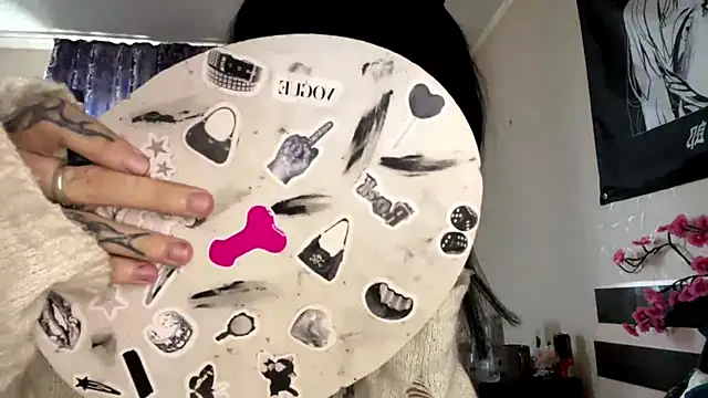 HolyCute online show from 11, 7, 2026