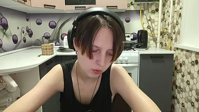 Snapshot of Saranade chatting on 8, 7, 2026 Saranade online show from 8, 7, 2026