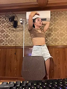 bigcock janine online show from 1, 8, 2026