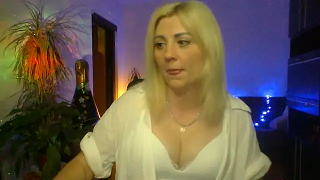 LunaaKiss online show from 19, 6, 2026