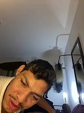Snapshot of Tatuadomoreno23cm chatting on 4, 7, 2026 Tatuadomoreno23cm online show from 4, 7, 2026