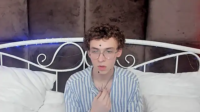 Snapshot of Jacob_Davidson chatting on 5, 6, 2026 Jacob Davidson online show from 5, 6, 2026