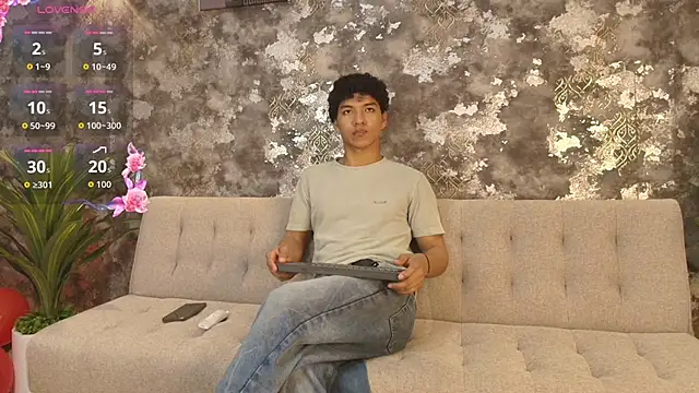 Snapshot of Maximiliano_Young chatting on 9, 6, 2026 Maximiliano Young online show from 9, 6, 2026