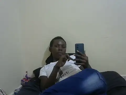 Snapshot of cute_avy0 chatting on 1, 7, 2026 cute avy0 online show from 1, 7, 2026