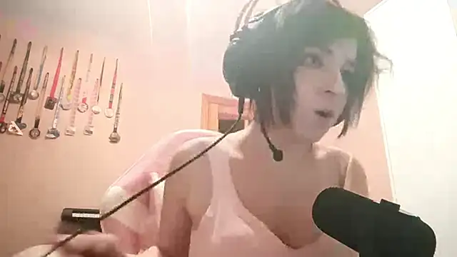 bunnyhoneylovehands online show from 18, 6, 2026