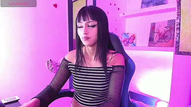 Snapshot of dark_scorpion chatting on 5, 8, 2026 dark scorpion online show from 5, 8, 2026