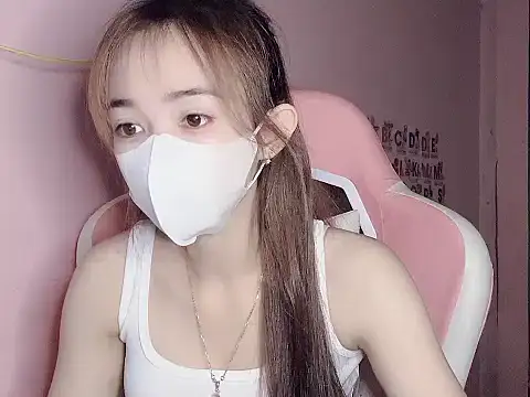 Snapshot of Alee8668 chatting on 17, 7, 2026 Alee8668 online show from 17, 7, 2026