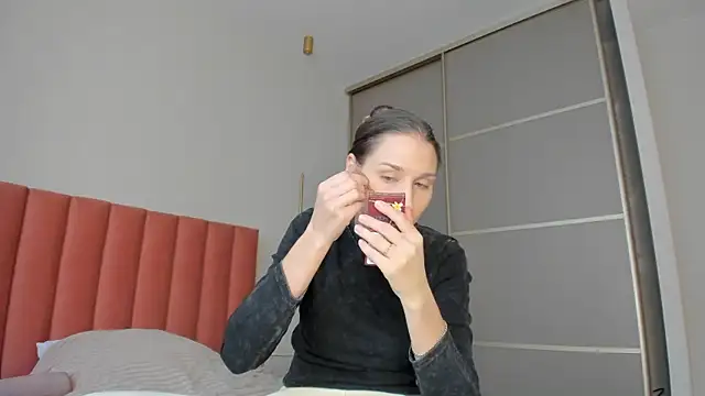 SofiClimbing online show from 10, 2, 2025