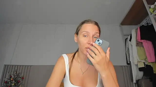 SofiClimbing online show from 12, 1, 2026