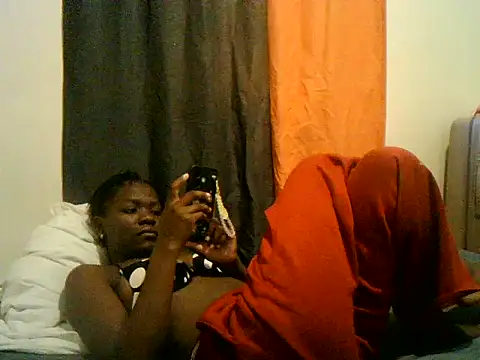 Snapshot of QueenSar chatting on 6, 7, 2026 QueenSar online show from 6, 7, 2026