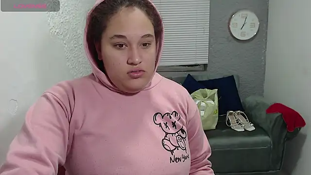 Snapshot of leilasosexy chatting on 14, 7, 2026 leilasosexy online show from 14, 7, 2026