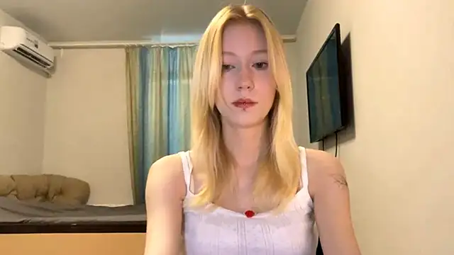 Snapshot of BossedFrog chatting on 21, 7, 2026 BossedFrog online show from 21, 7, 2026