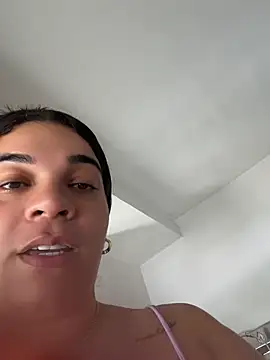 Siri Luxx online show from 5, 7, 2026