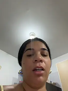 Siri Luxx online show from 9, 7, 2026
