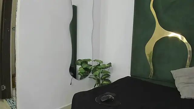 Snapshot of Mila_petiteasm chatting on 27, 6, 2026 Mila petiteasm online show from 27, 6, 2026