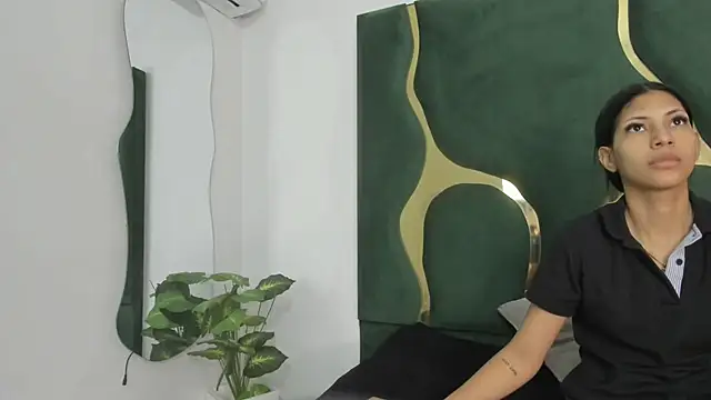 Snapshot of Mila_petiteasm chatting on 9, 7, 2026 Mila petiteasm online show from 9, 7, 2026
