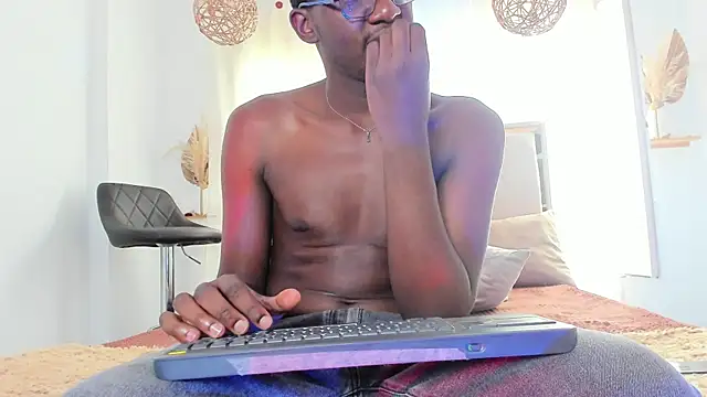 Snapshot of xavier_cole chatting on 22, 7, 2026 xavier cole online show from 22, 7, 2026