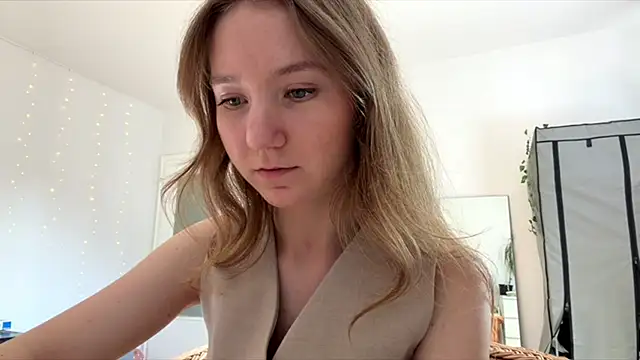 Snapshot of smalllisa chatting on 17, 6, 2026 smalllisa online show from 17, 6, 2026