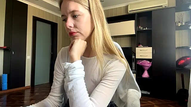 ScarlettKinsley online show from 10, 6, 2026