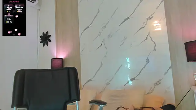 Snapshot of DanniValencia chatting on 15, 6, 2026 DanniValencia online show from 15, 6, 2026