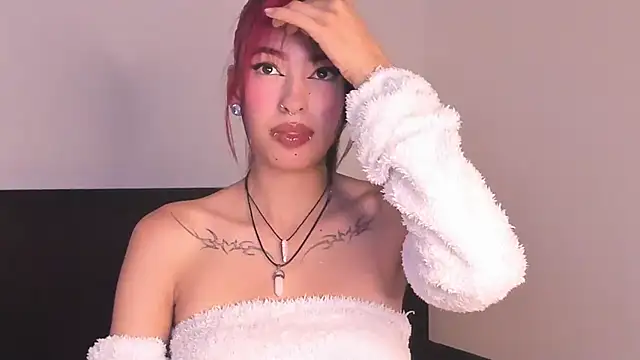 EvaBenely  online show from 4, 8, 2026