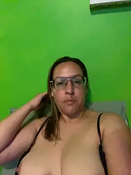 Snapshot of lindsyb chatting on 4, 6, 2026 lindsyb online show from 4, 6, 2026
