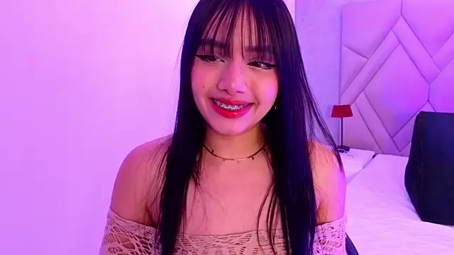 Snapshot of Mila__Fire chatting on 7, 7, 2026 Mila Fire online show from 7, 7, 2026