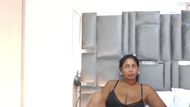 Snapshot of IvyEllis1 chatting on 6, 7, 2026 IvyEllis1 online show from 6, 7, 2026