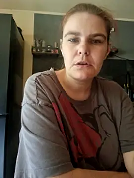 GoldenWifee online show from 10, 6, 2026