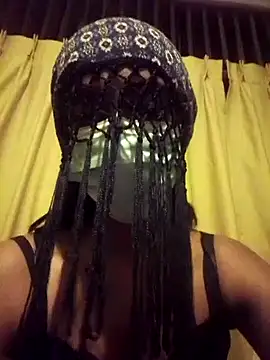 Snapshot of queen_shelly chatting on 11, 6, 2026 queen shelly online show from 11, 6, 2026