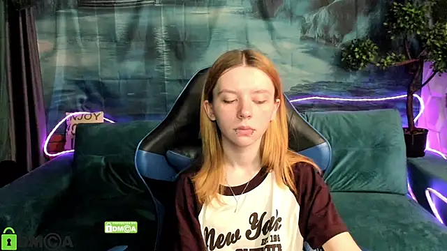Snapshot of CarolInWonderland chatting on 1, 7, 2026 CarolInWonderland online show from 1, 7, 2026