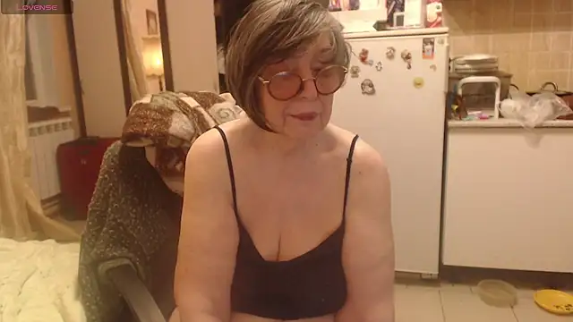 Sharon Amore online show from 30, 4, 2026