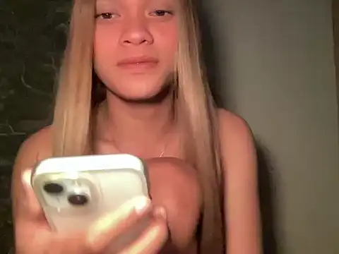 Justine0419 online show from 18, 7, 2026