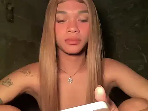 Justine0419 online show from 23, 7, 2026