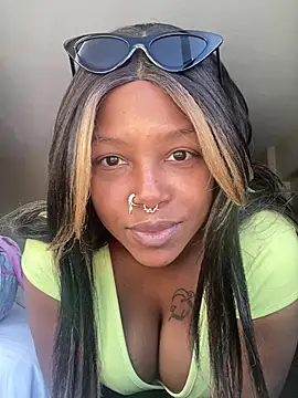 Snapshot of nia_coxlive chatting on 27, 7, 2026 nia coxlive online show from 27, 7, 2026