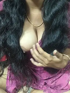 Snapshot of telugu_modal_divya0999 chatting on 23, 7, 2026 telugu modal divya0999 online show from 23, 7, 2026