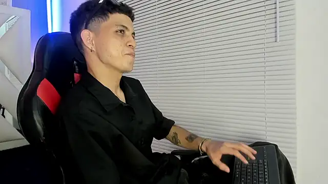 cameron lux77 online show from 26, 6, 2026