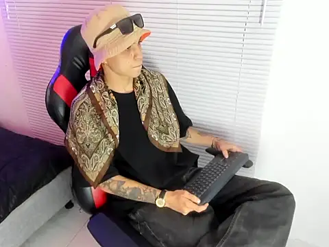 cameron lux77 online show from 29, 6, 2026