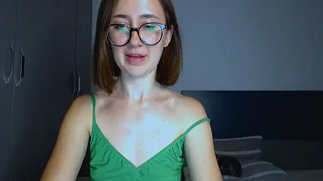 sofiacrystal online show from 10, 6, 2026