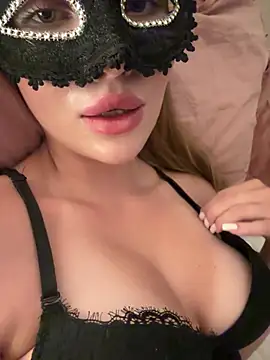 AlexandraMoore03 online show from 16, 6, 2026