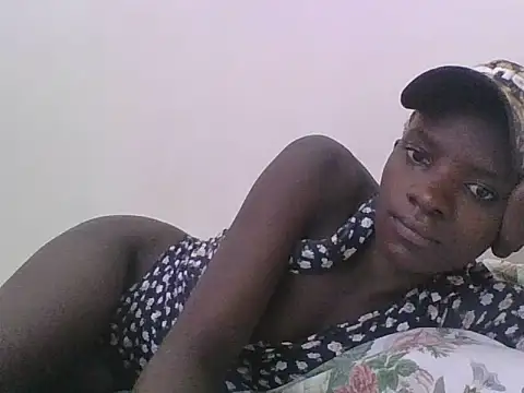 ebonypetite2 online show from 13, 7, 2026