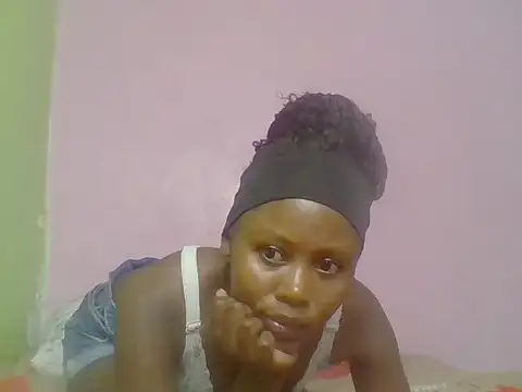 Snapshot of cute_bee chatting on 17, 6, 2026 cute bee online show from 17, 6, 2026